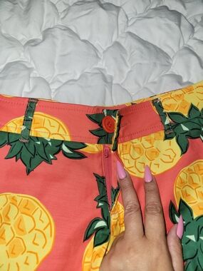 Tracy Negoshian Coral Pineapple Print Shorts Resort Style ,vacation,beach